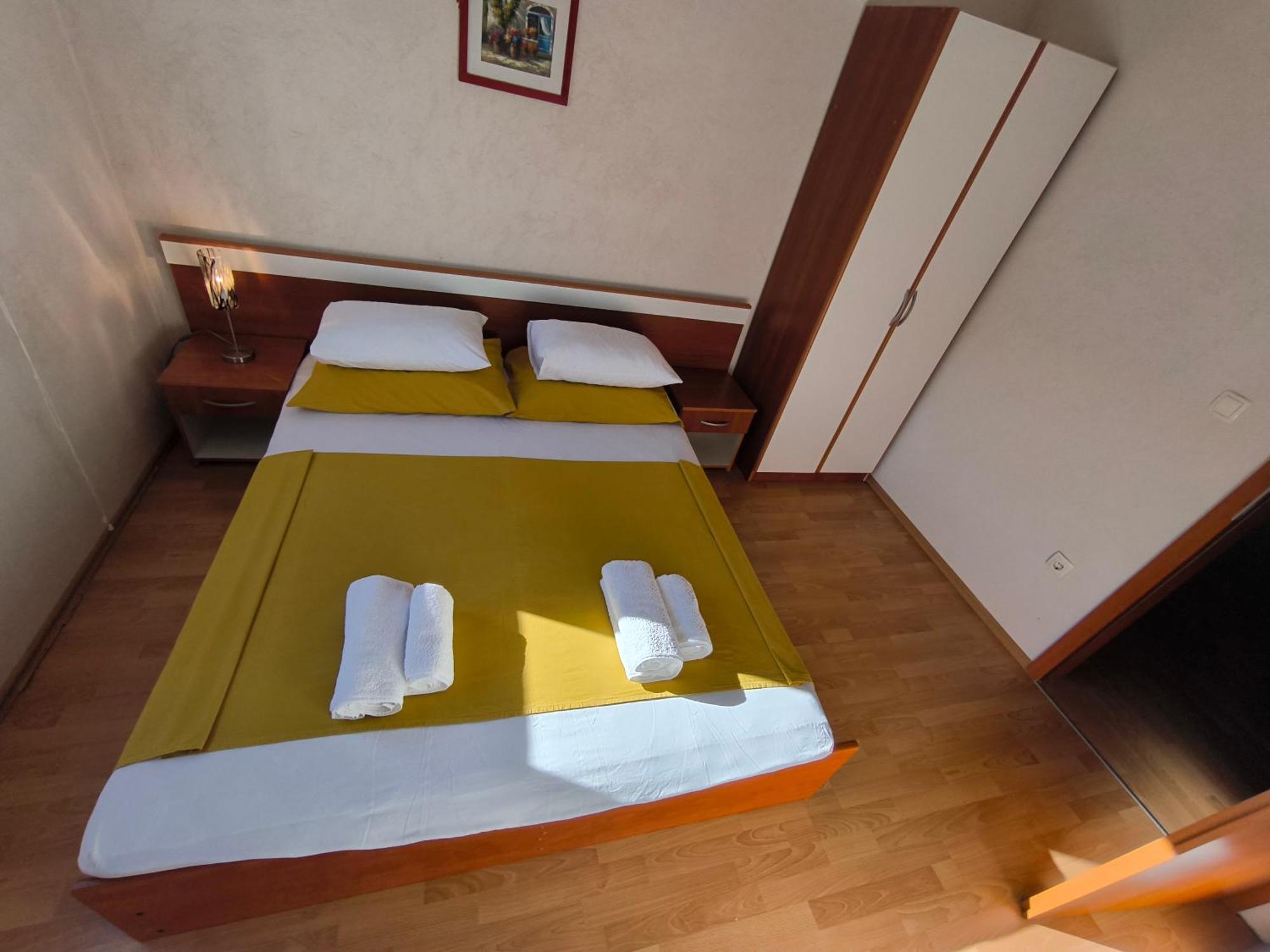 Astramaris Apartments Donji Okrug  Extérieur photo